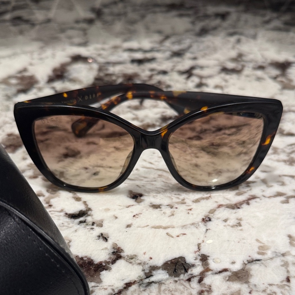 Diff Eyewear Ruby Tortoiseshell Cat-Eye Sunglasse… - image 2